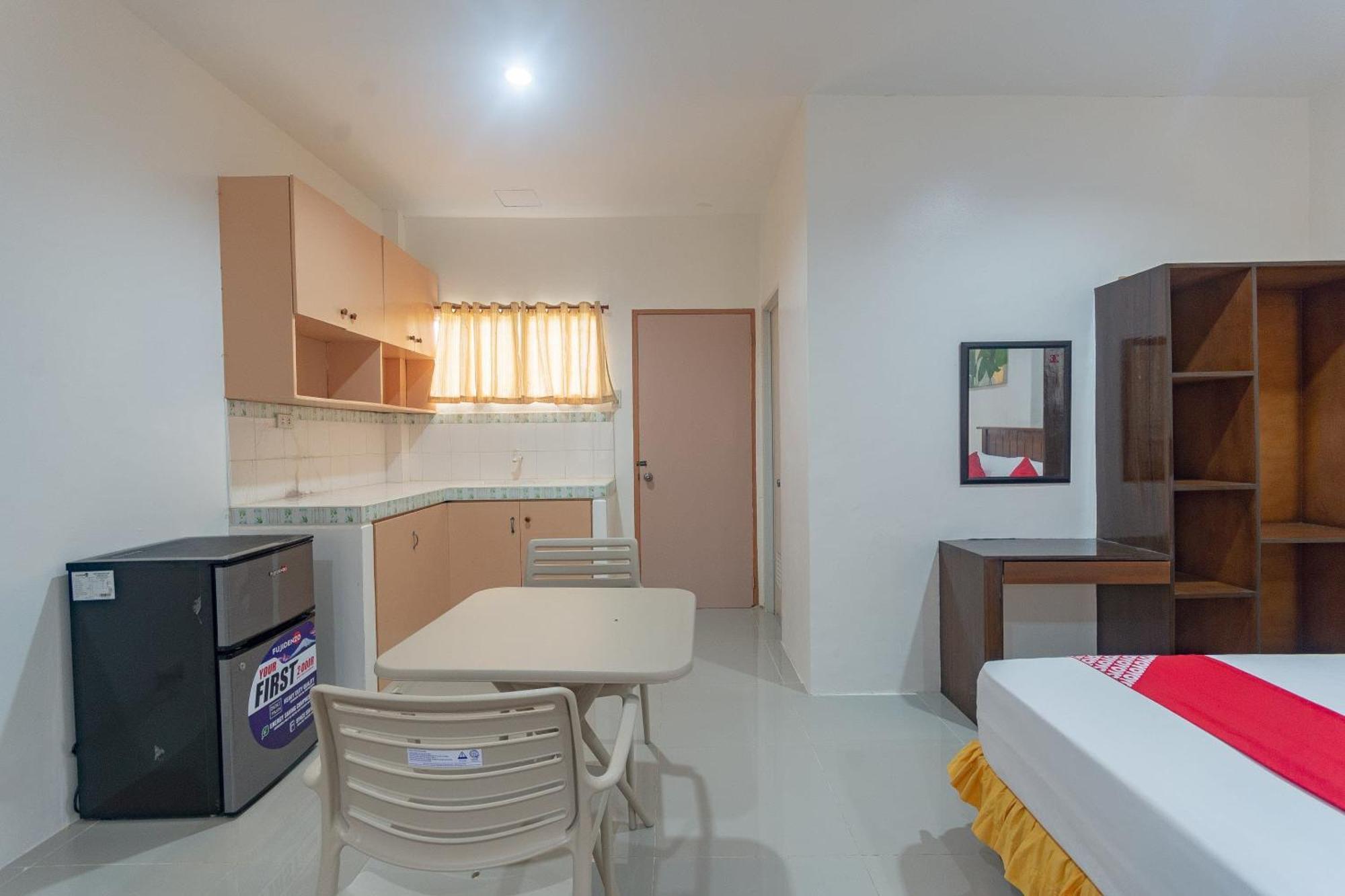 3J'S And K Apartment Lapu-Lapu City Dış mekan fotoğraf